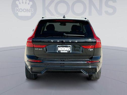 2025 Volvo XC60 Plug-In Hybrid T8 Plus