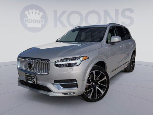 2023 Volvo XC90 B5 Plus
