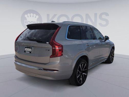 2023 Volvo XC90 B5 Plus