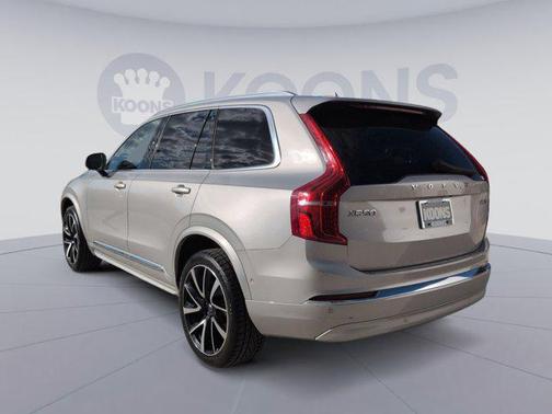 2023 Volvo XC90 B5 Plus