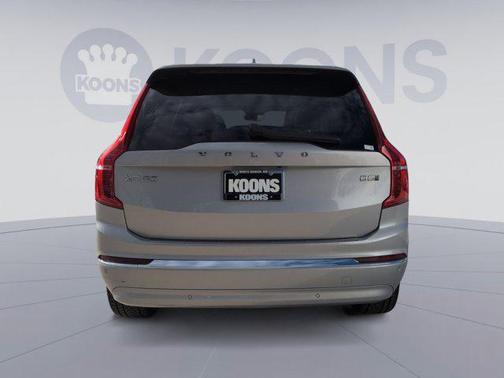 2023 Volvo XC90 B5 Plus