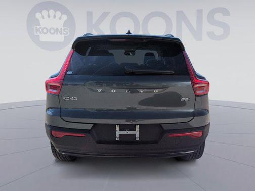 2026 Volvo XC40 B5 Plus