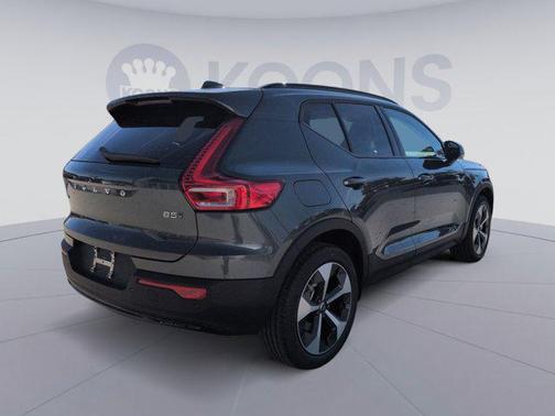 2026 Volvo XC40 B5 Plus