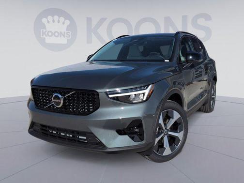 2026 Volvo XC40 B5 Plus