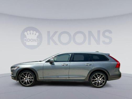 2018 Volvo V90 Cross Country T6