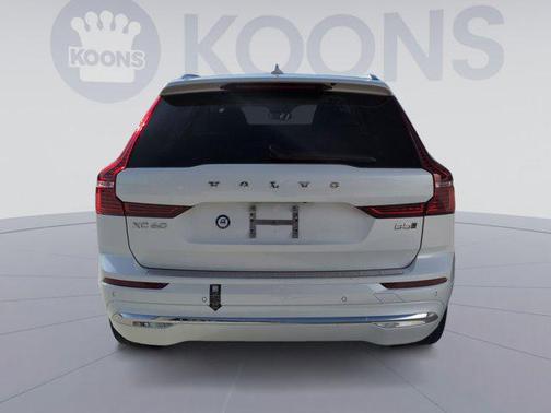 2023 Volvo XC60 B5 Plus Bright Theme