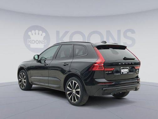2024 Volvo XC60 B5 Plus Dark Theme