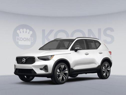 2023 Volvo XC40 B5 Ultimate Bright Theme