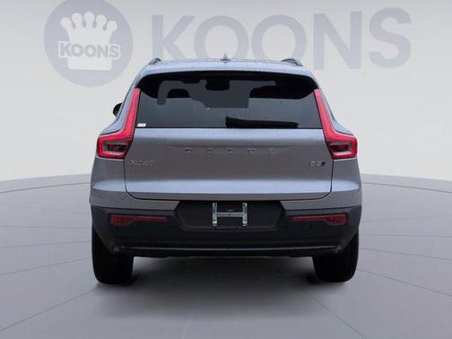 2026 Volvo XC40 B5 Plus