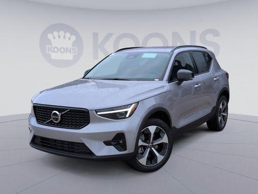 2026 Volvo XC40 B5 Plus