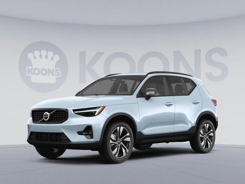 2026 Volvo XC40 Core, B5 AWD Gas (mild hybrid), Dark