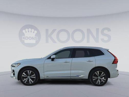 2023 Volvo XC60 B5 Plus Bright Theme
