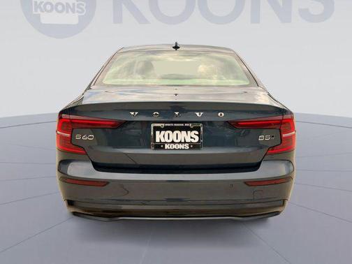 2024 Volvo S60 B5 Plus Dark Theme