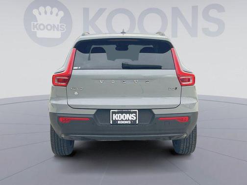 2026 Volvo XC40 B5 Plus