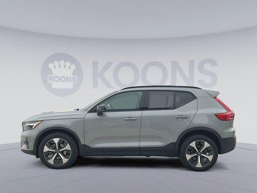2026 Volvo XC40 B5 Plus