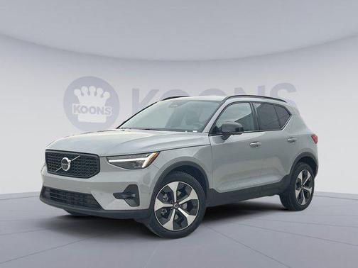 2026 Volvo XC40 B5 Plus