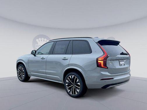 2026 Volvo XC90 B6 Ultra Dark Theme 6-Seater