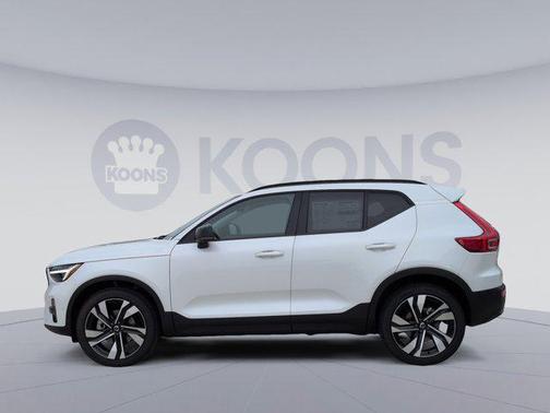 2026 Volvo XC40 B5 Ultra