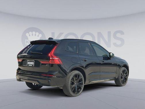 2024 Volvo XC60 Recharge Plug-In Hybrid T8 Ultimate Black Edition