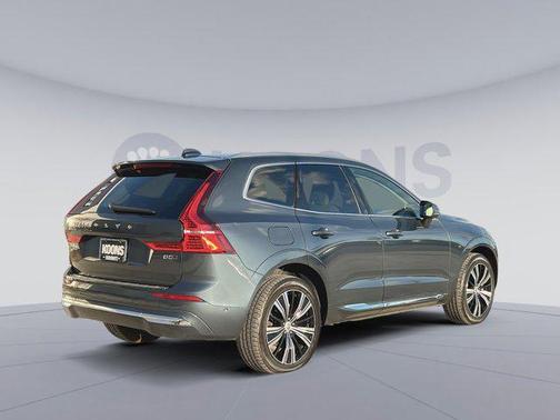 2023 Volvo XC60 B5 Ultimate Bright Theme