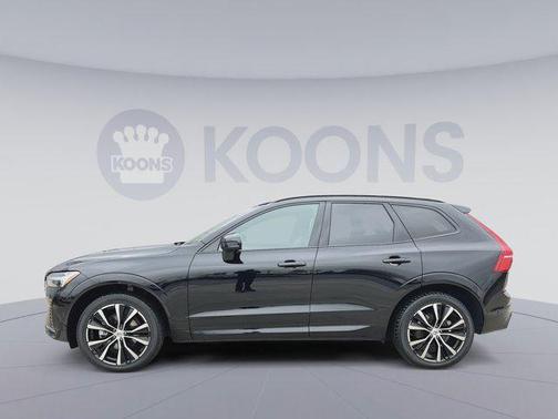 2023 Volvo XC60 B5 Plus Dark Theme