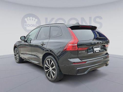 2023 Volvo XC60 B5 Plus Dark Theme