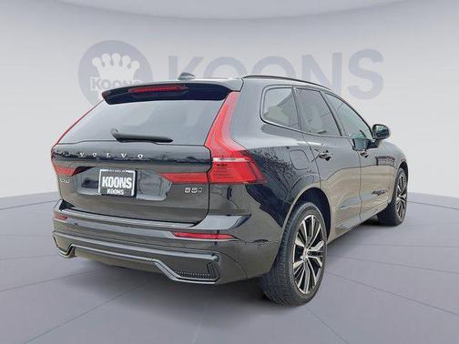 2023 Volvo XC60 B5 Plus Dark Theme