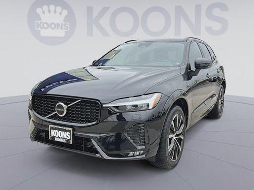 2023 Volvo XC60 B5 Plus Dark Theme