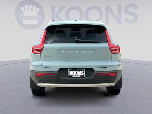2019 Volvo XC40 T5 Momentum