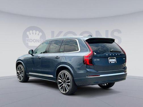 2025 Volvo XC90 B6 Plus 7-Seater