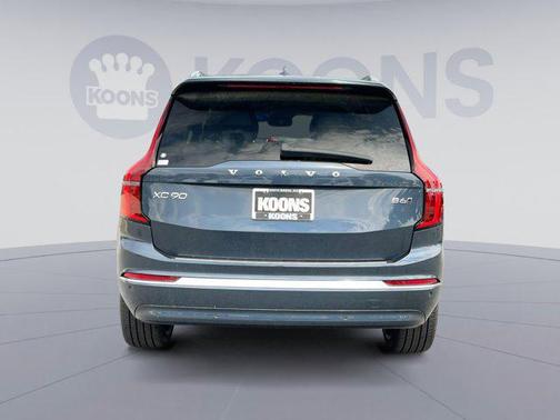 2025 Volvo XC90 B6 Plus 7-Seater