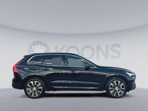 2022 Volvo XC60 B5 Momentum