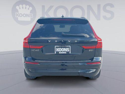 2022 Volvo XC60 B5 Momentum