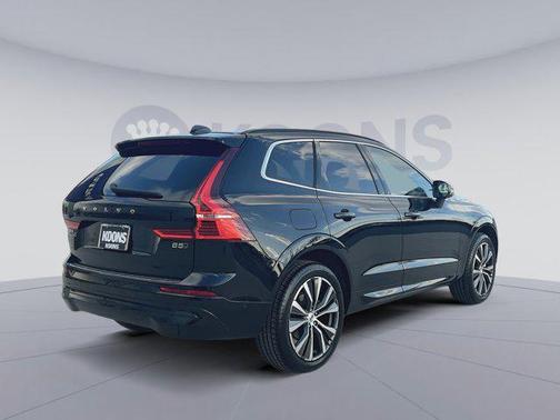 2022 Volvo XC60 B5 Momentum