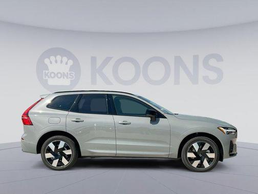 2025 Volvo XC60 Plug-In Hybrid T8 Plus