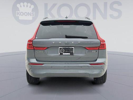 2022 Volvo XC60 B5 Momentum
