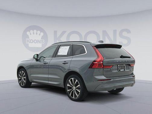 2022 Volvo XC60 B5 Momentum