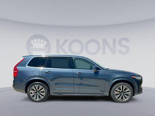 2021 Volvo XC90 T6 Momentum