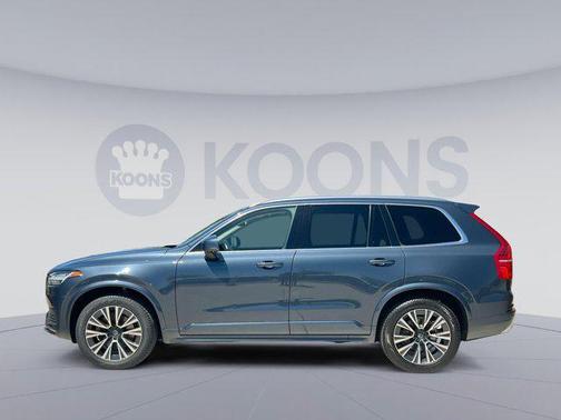 2021 Volvo XC90 T6 Momentum