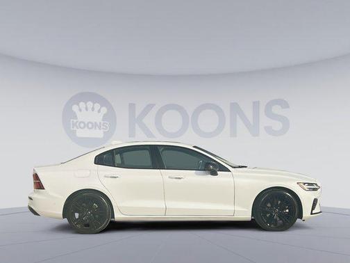 2024 Volvo S60 B5 Plus Black Edition