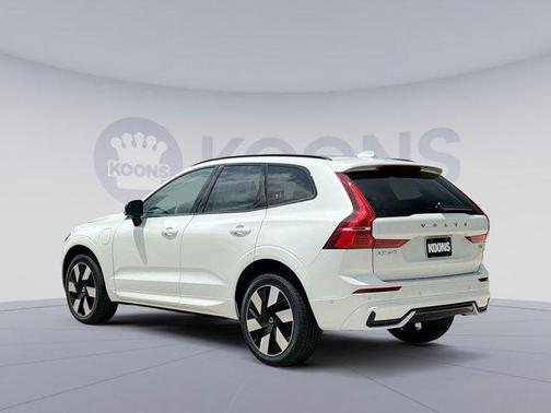 2025 Volvo XC60 Plug-In Hybrid T8 Plus