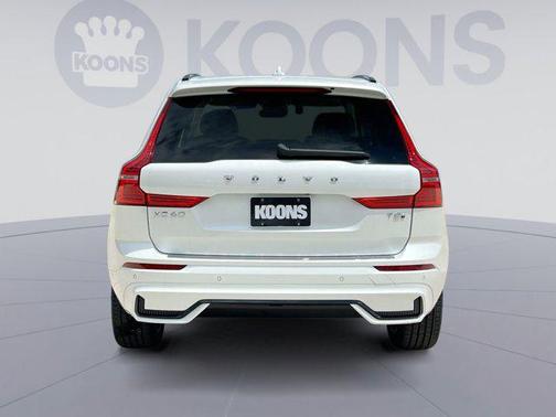 2025 Volvo XC60 Plug-In Hybrid T8 Plus
