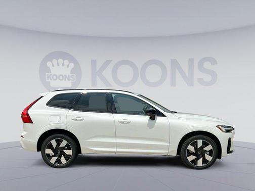 2025 Volvo XC60 Plug-In Hybrid T8 Plus