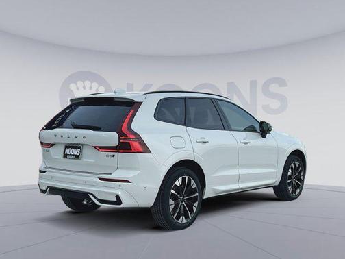 2026 Volvo XC60 B5 Plus