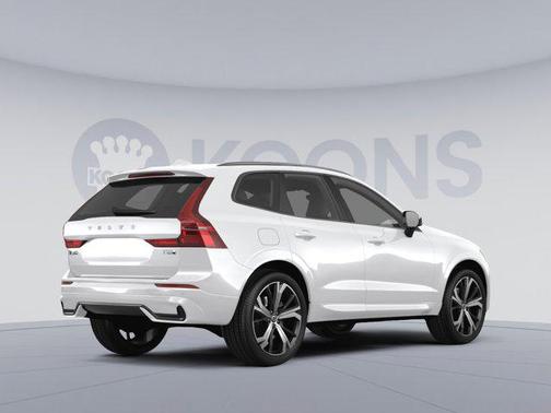 2025 Volvo XC60 Plug-In Hybrid T8 Plus