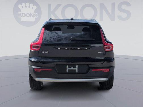 2025 Volvo XC40 B5 Plus Bright Theme