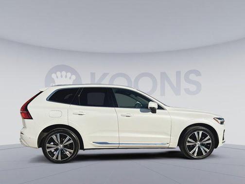 2023 Volvo XC60 B5 Plus Bright Theme