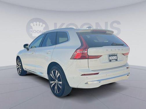 2023 Volvo XC60 B5 Plus Bright Theme
