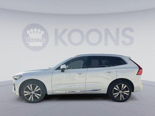 2023 Volvo XC60 B5 Plus Bright Theme