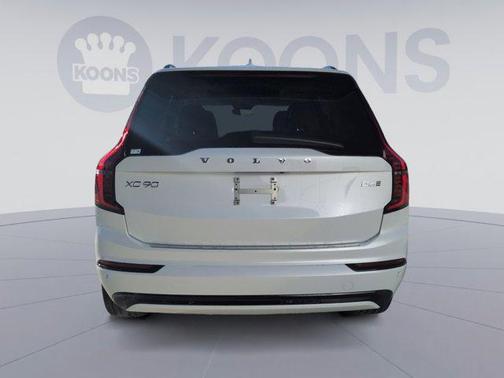 2026 Volvo XC90 B6 Ultra Dark Theme 6-Seater